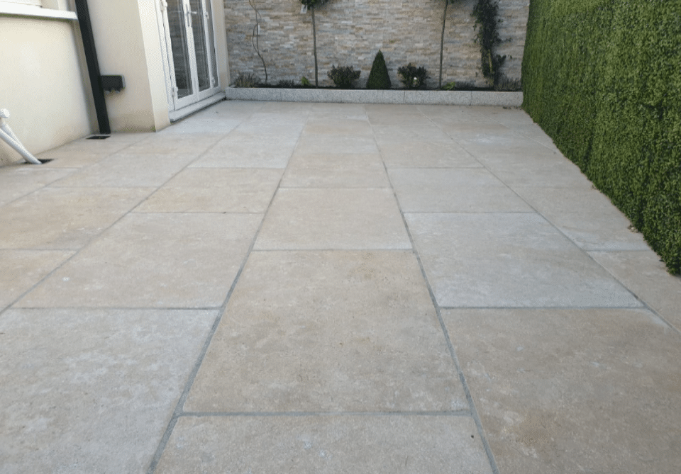 Egyptian limestone supplier Ireland: Egyptian limestone paving for Irish projects from ELT