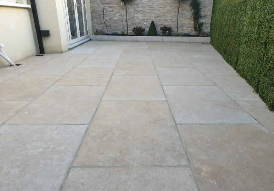 Egyptian limestone supplier Ireland: Egyptian limestone paving for Irish projects from ELT