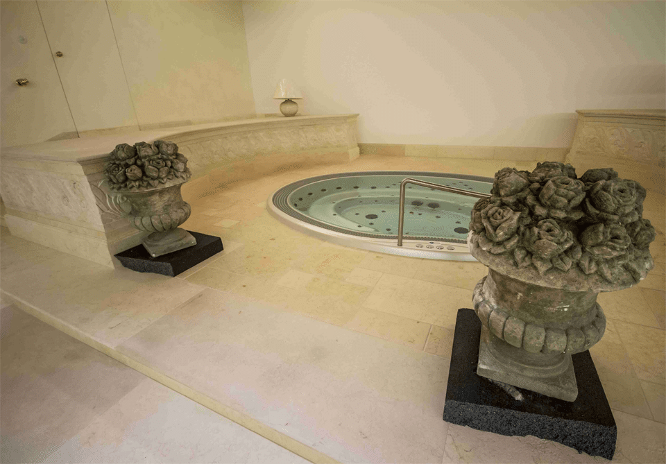 Limestone pool coping: light Egyptian limestone pool edge from ELT