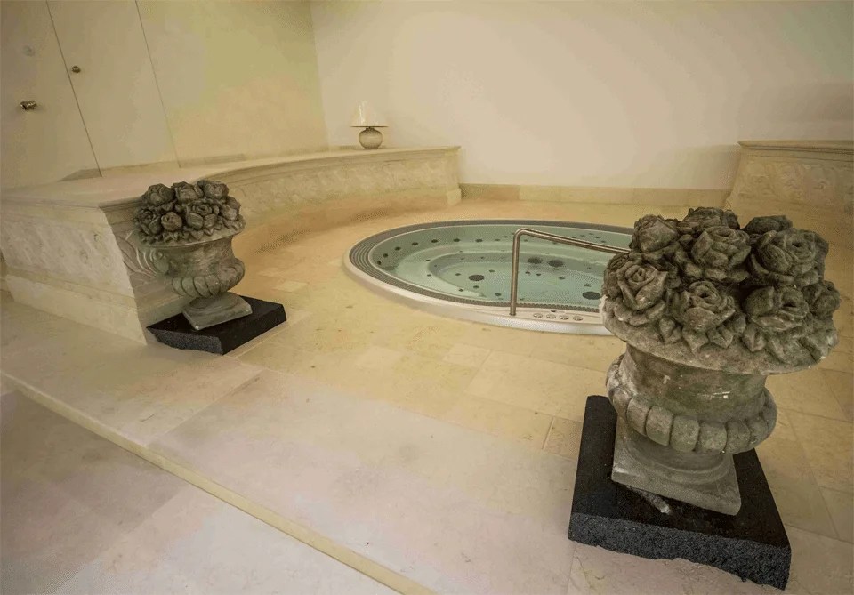 Limestone pool coping: light Egyptian limestone pool edge from ELT